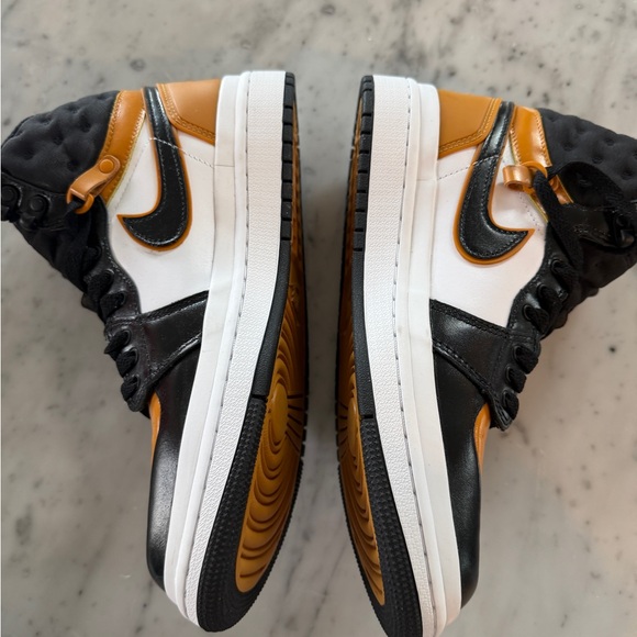 Nike Athletic Shoes Black Orange White - Picture 3 of 7